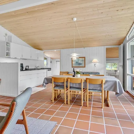 Beautiful In With Kitchen Holiday home Humble